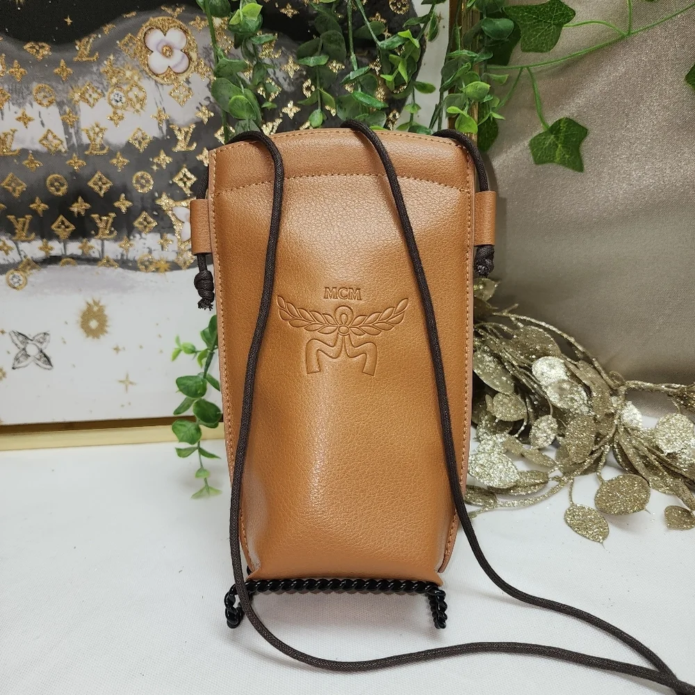 NWOT MCM WORLDWIDE SUNWEAR Sunglasses MW0010 01A With Crossbody Case